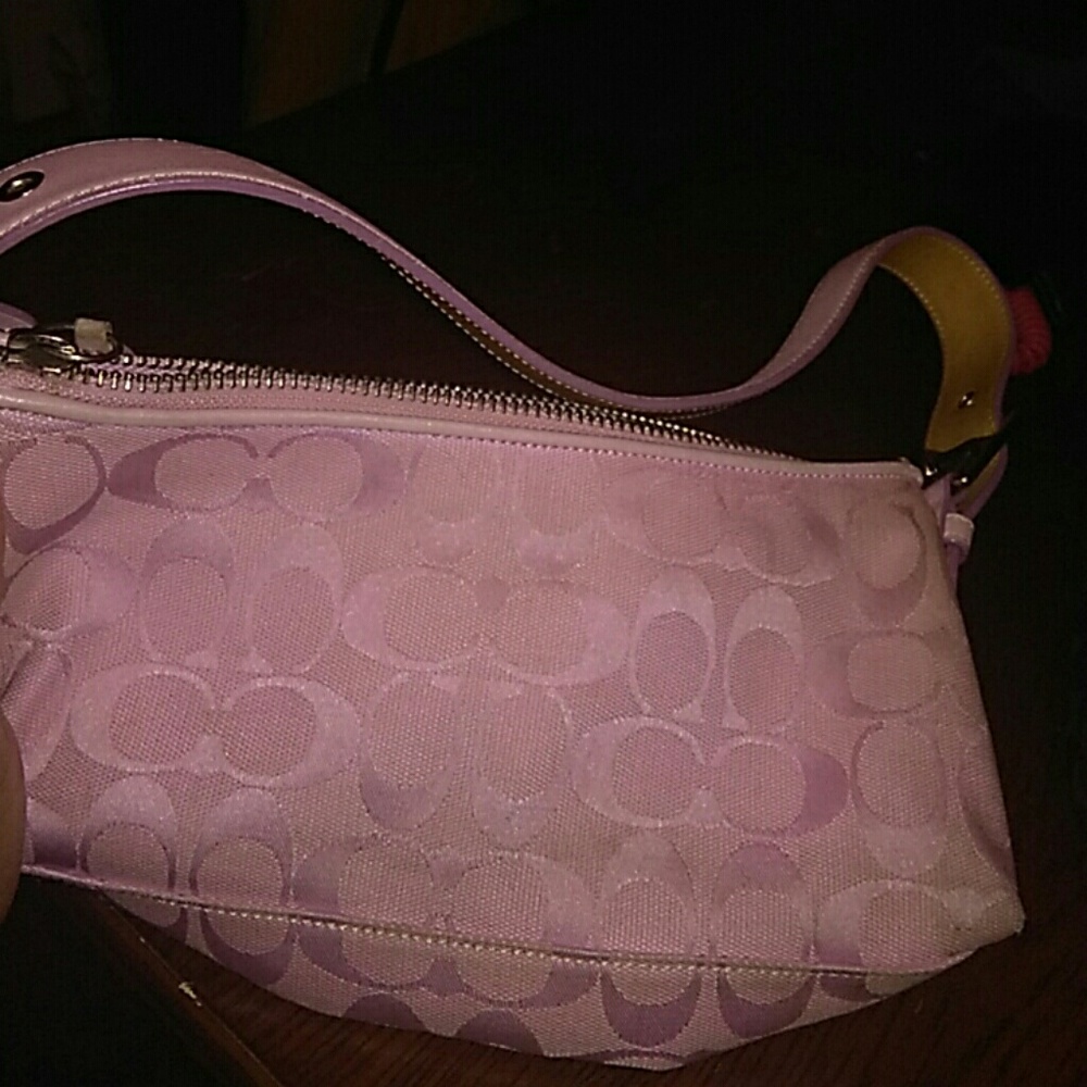 2 purses for the price of 1
